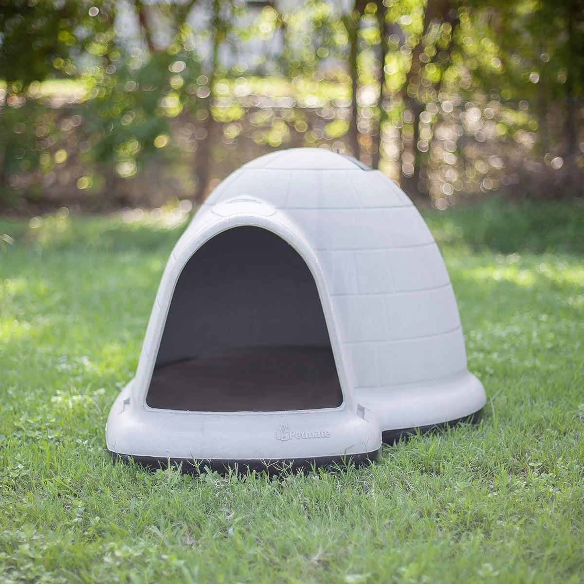 Petmate Indigo Dog House (Igloo Dog House. Made in USA with 90% Recycled Materials. All-Weather Protection Pet Shelter) for XL Dogs -90 to 125 pounds. Made in USA