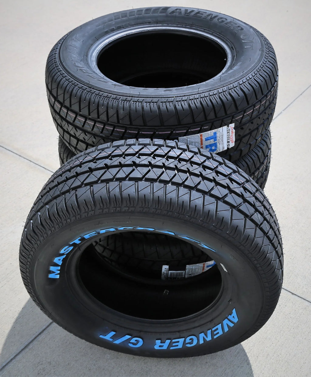 Set of 4 Mastercraft Avenger G/T 235/60R15 98T a/S All-Season Tires