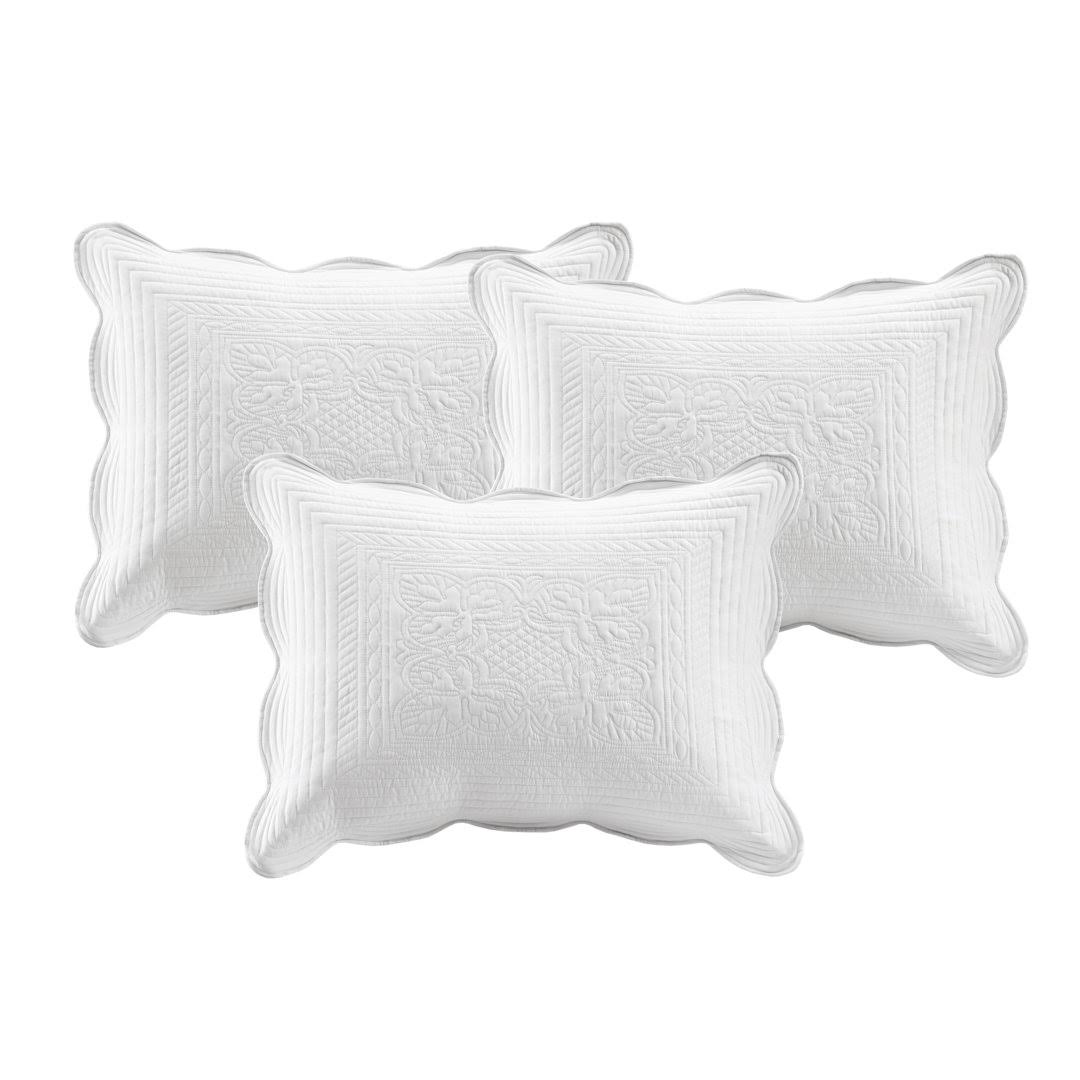 Journey Scalloped Edge Quilt Set Alcott Hill Color: White, Size: Full/Queen Coverlet + 2 Standard Shams