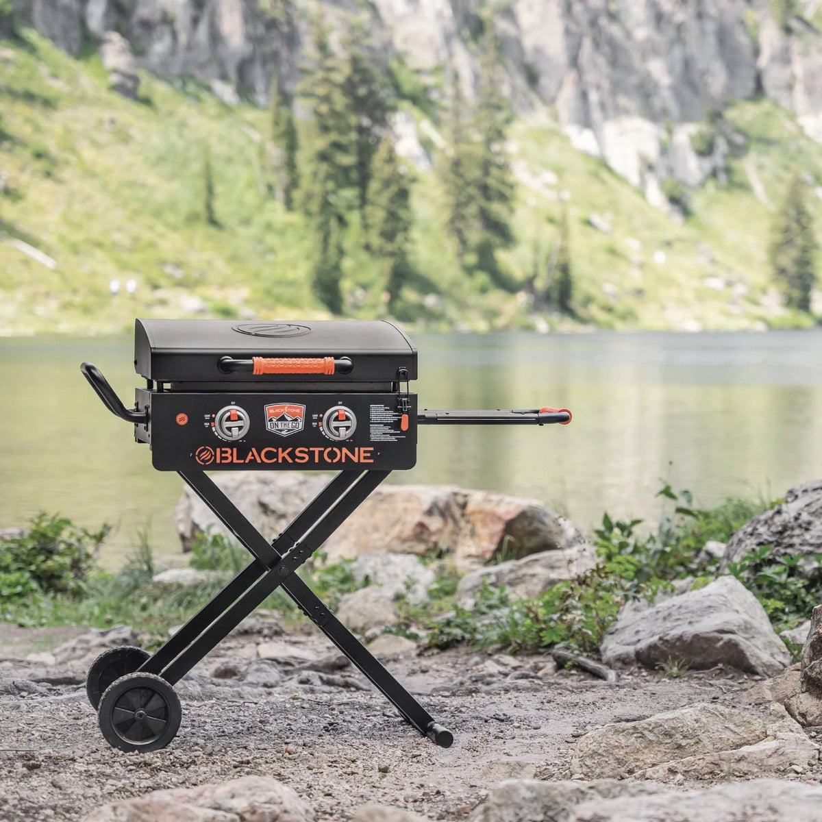 Blackstone on the Go 2 - Burner 22" Scissor Cart Griddle with Hood Propane